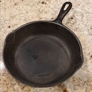Vintage Wagner #5 8” Cast Iron Skillet. Made in USA